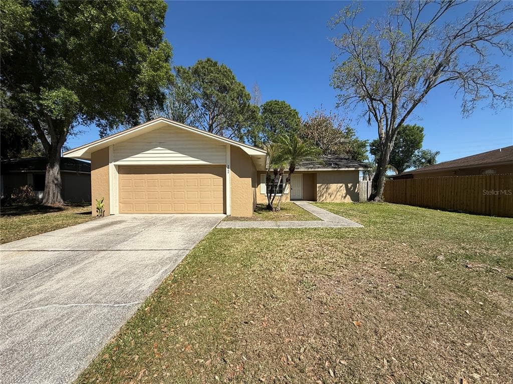 3844 WOODBURN LOOP E LAKELAND, FL 33813
