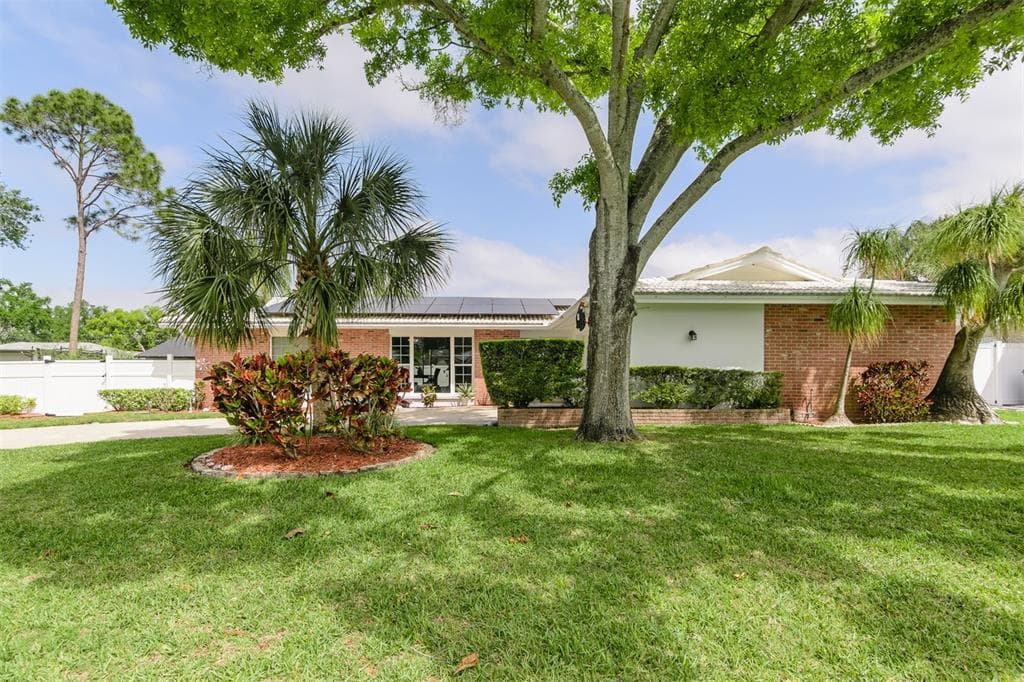 1228 INVERNESS DRIVE DUNEDIN, FL 34698