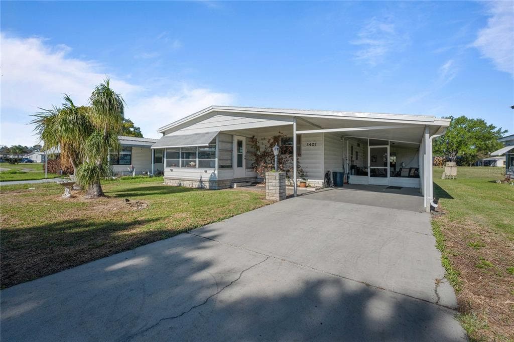 5427 SEVILLE DRIVE ZEPHYRHILLS, FL 33541