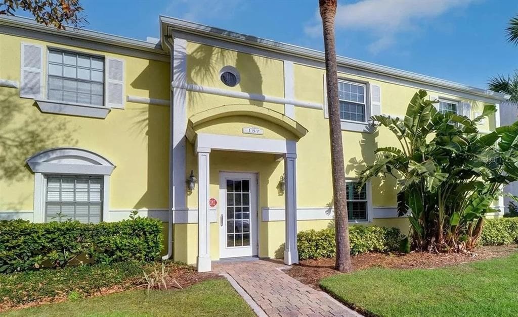 157 POMPANO DRIVE SE UNIT B ST PETERSBURG, FL 33705