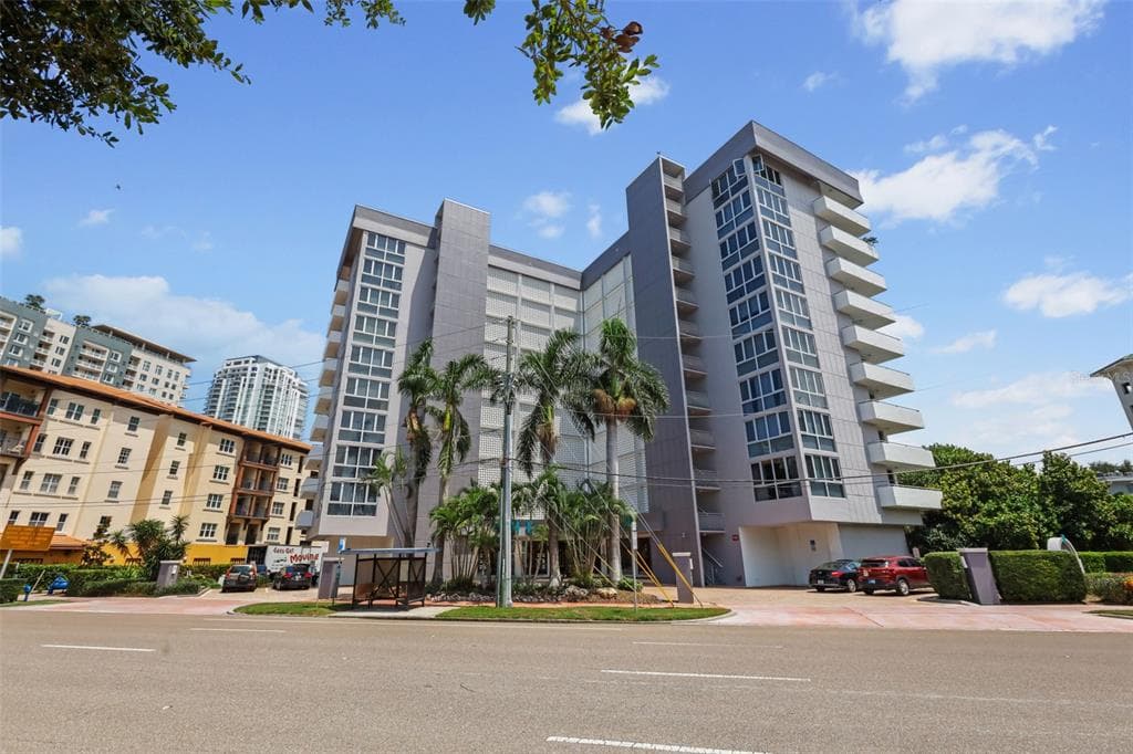 470 3RD STREET S UNIT 413 ST PETERSBURG, FL 33701