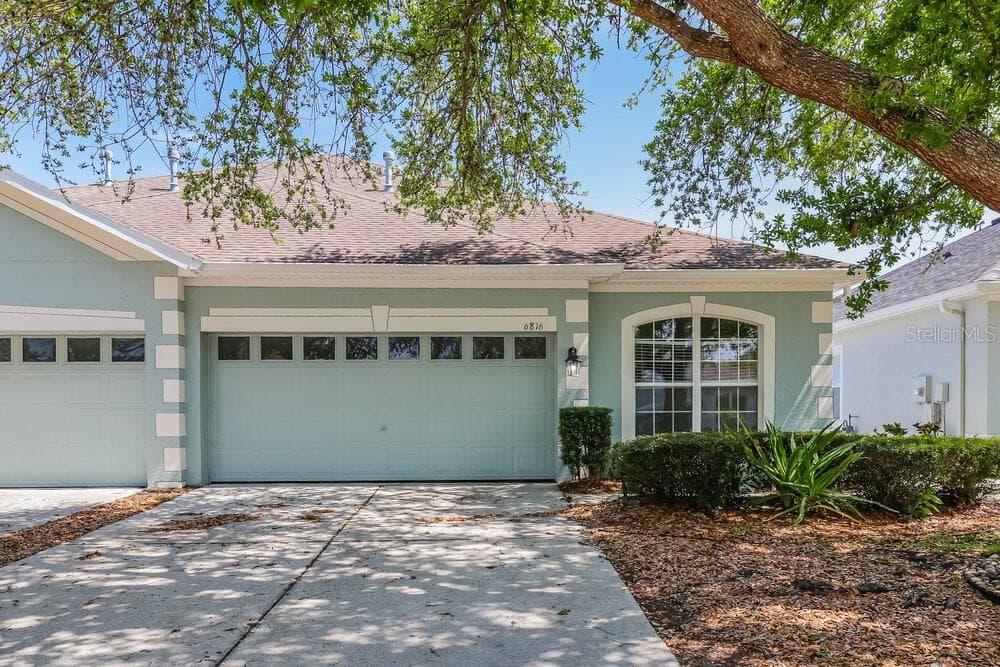 6816 SURREY OAK DRIVE APOLLO BEACH, FL 33572