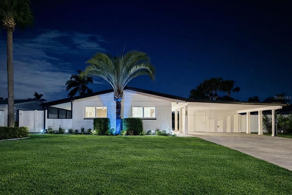 3930 E EDEN ROC CIRCLE TAMPA, FL 33634