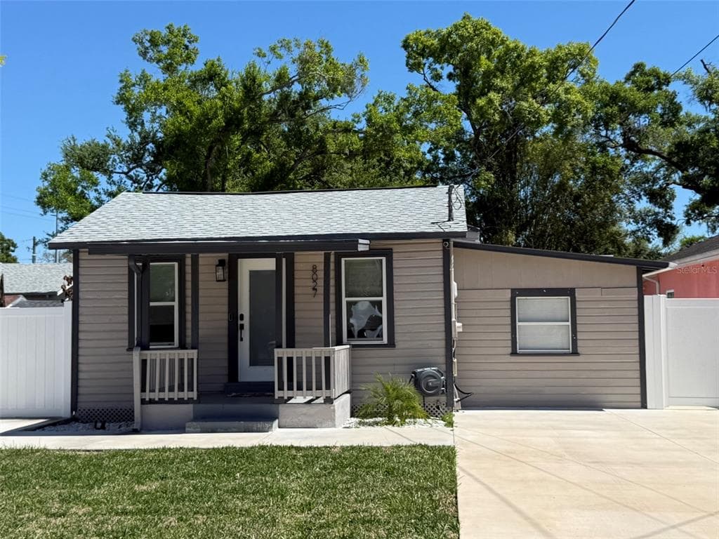 8027 N NEWPORT AVENUE TAMPA, FL 33604