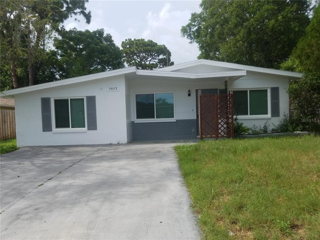 5853 PINE STREET NEW PORT RICHEY, FL 34652