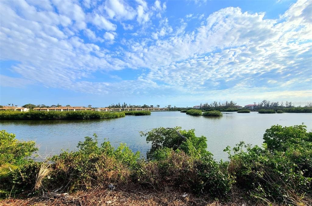 808 SUNCREST DRIVE NOKOMIS, FL 34275