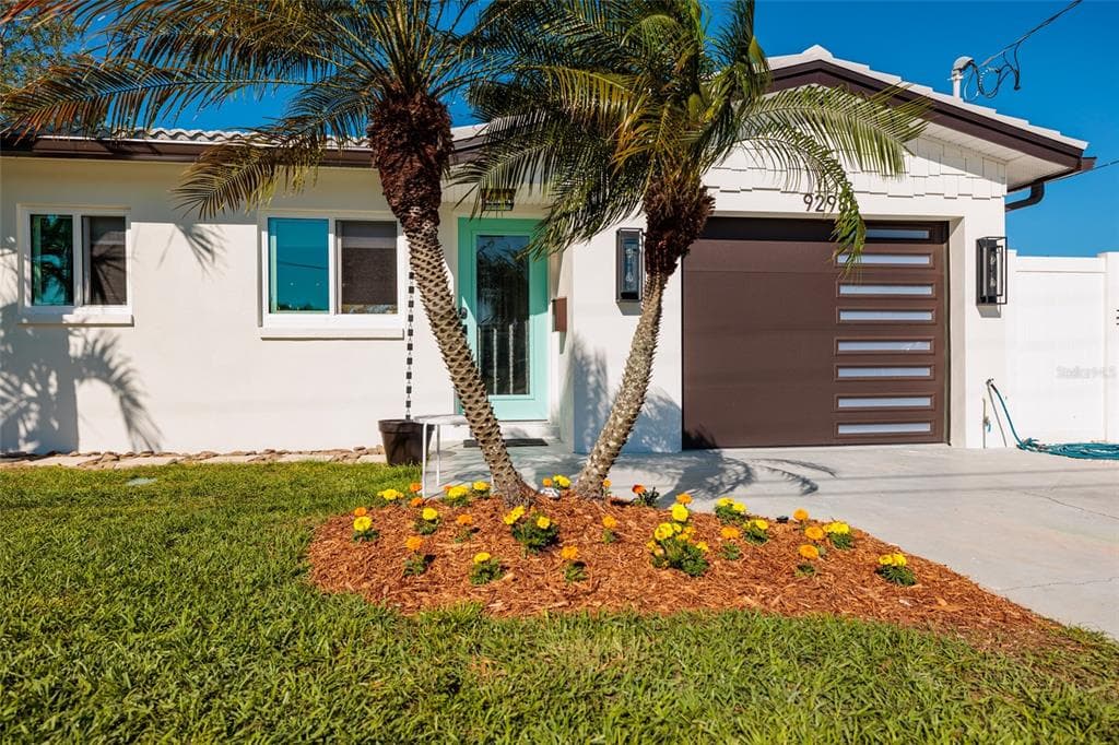 9298 SUN ISLE DRIVE NE ST PETERSBURG, FL 33702