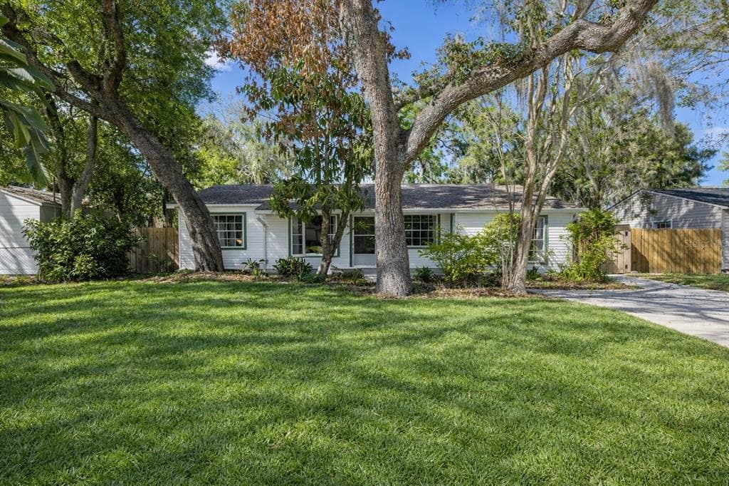 815 W LOWRY LANE TAMPA, FL 33604