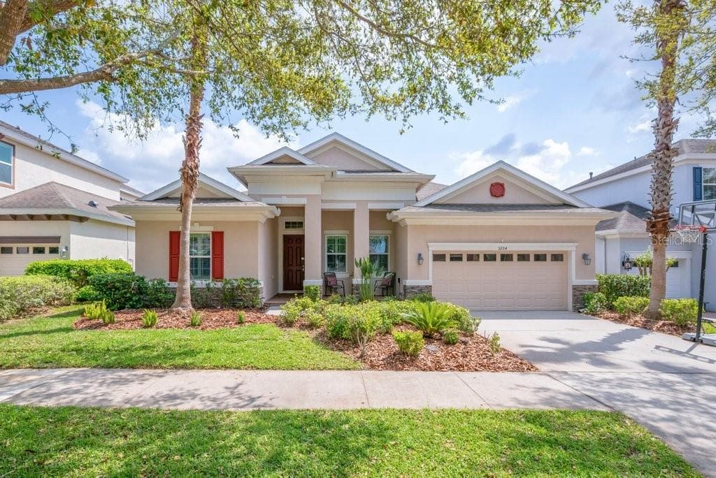 5204 SPARROWGLEN PLACE LITHIA, FL 33547