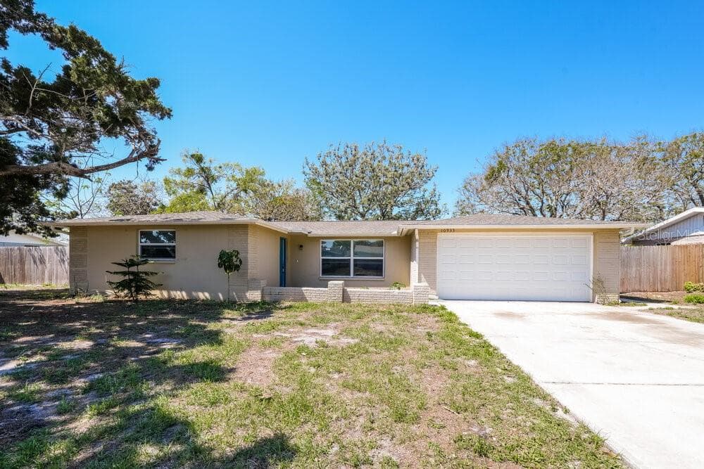 10933 FELSDALE AVENUE PORT RICHEY, FL 34668
