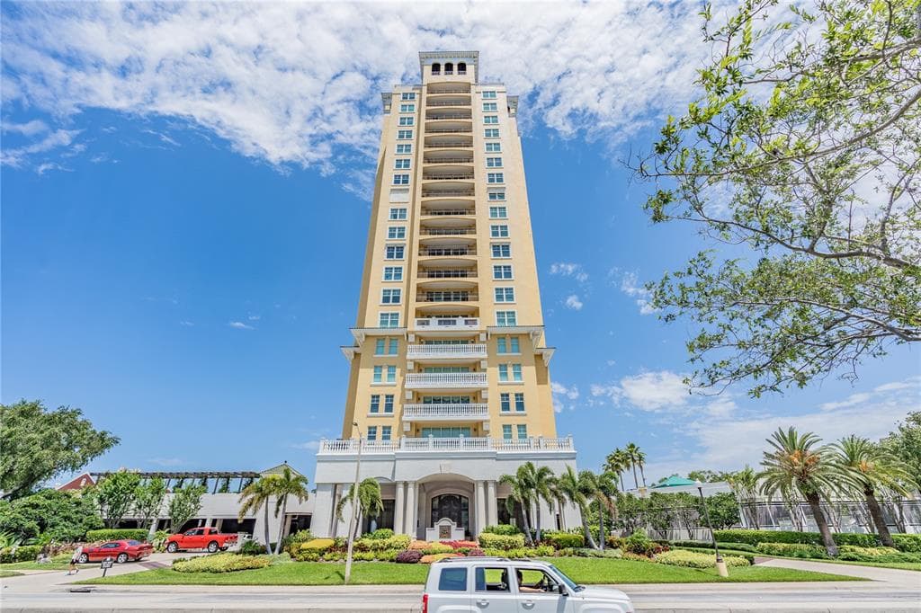 345 BAYSHORE BOULEVARD UNIT 1402 TAMPA, FL 33606