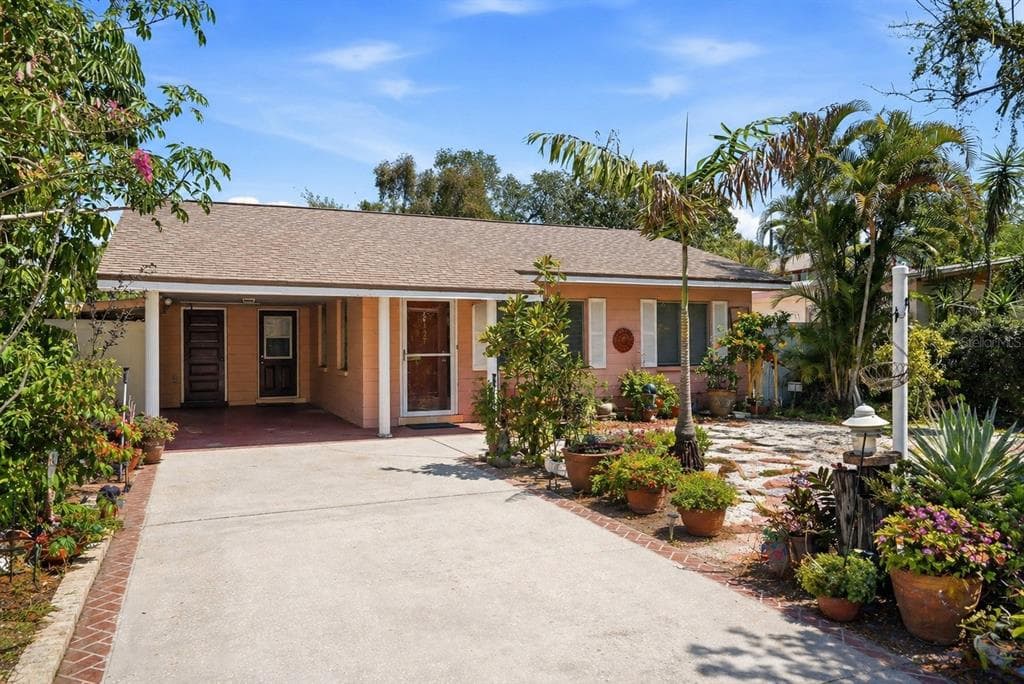 6127 4TH AVENUE S ST PETERSBURG, FL 33707