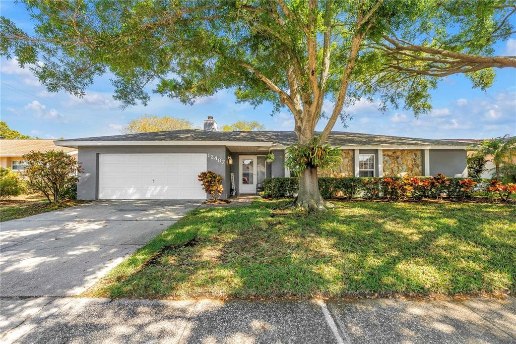 12487 93RD AVENUE SEMINOLE, FL 33772