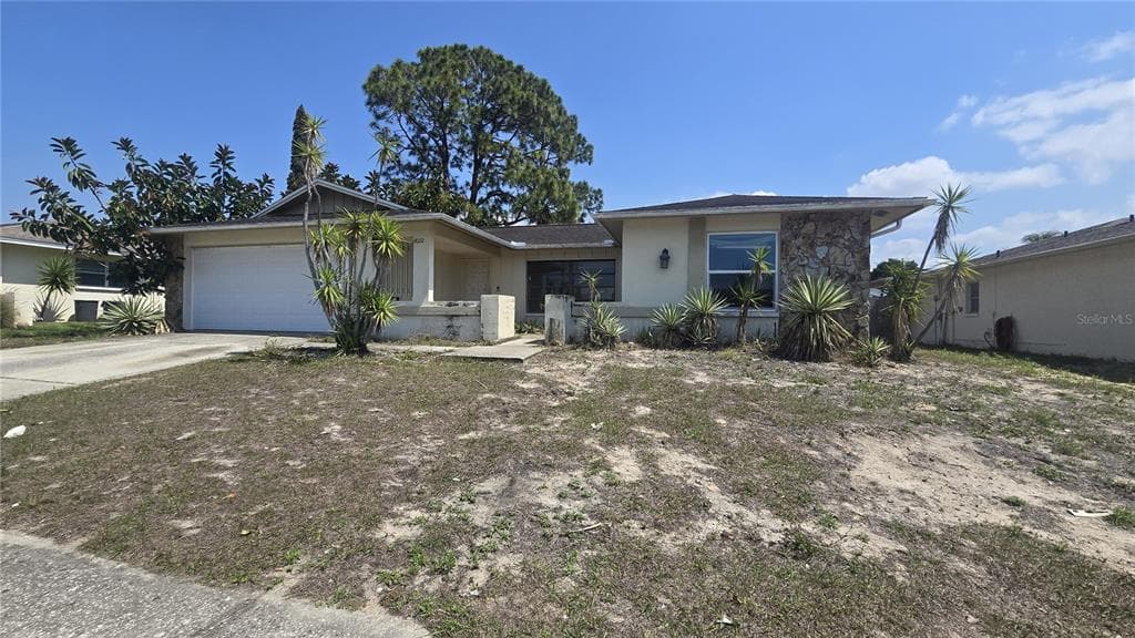 8022 IDLE BRIAR LANE PORT RICHEY, FL 34668