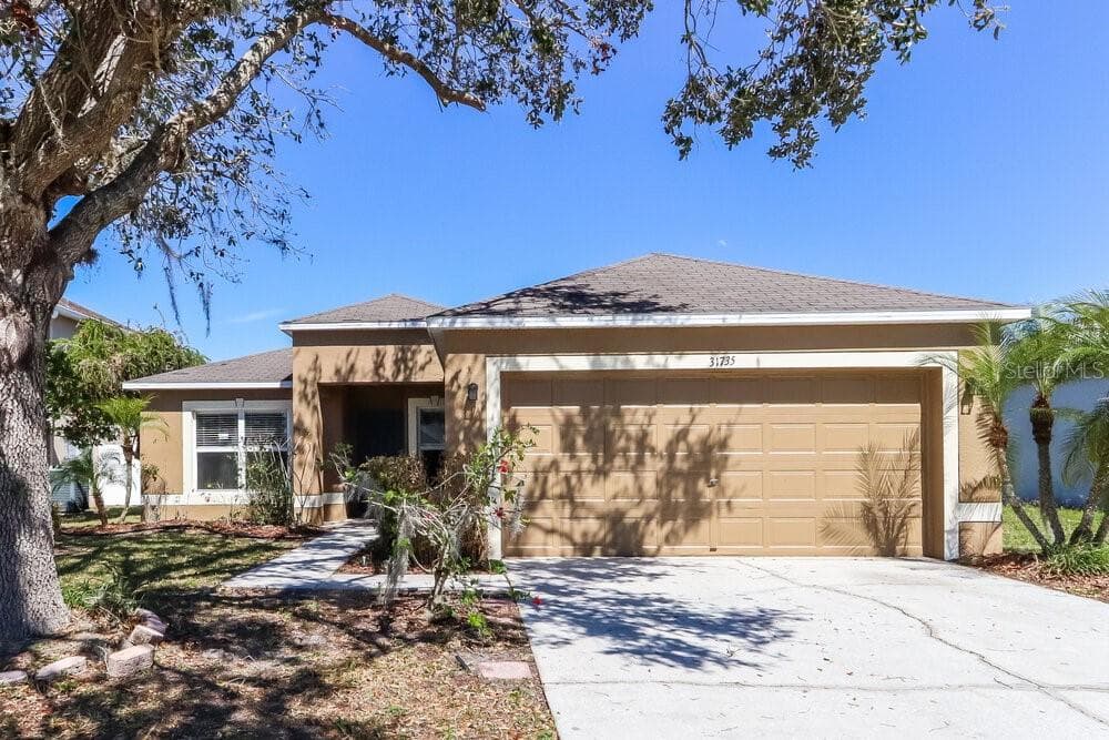 31735 LOCH ALINE DRIVE WESLEY CHAPEL, FL 33545