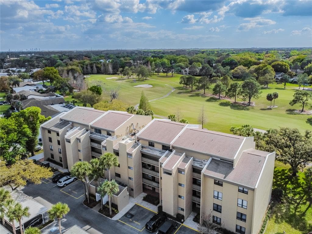 13618 GREENFIELD UNIT 305 TAMPA, FL 33618
