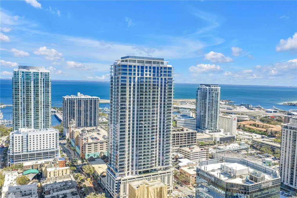 275 1ST AVE S UNIT 1608 ST PETERSBURG, FL 33701