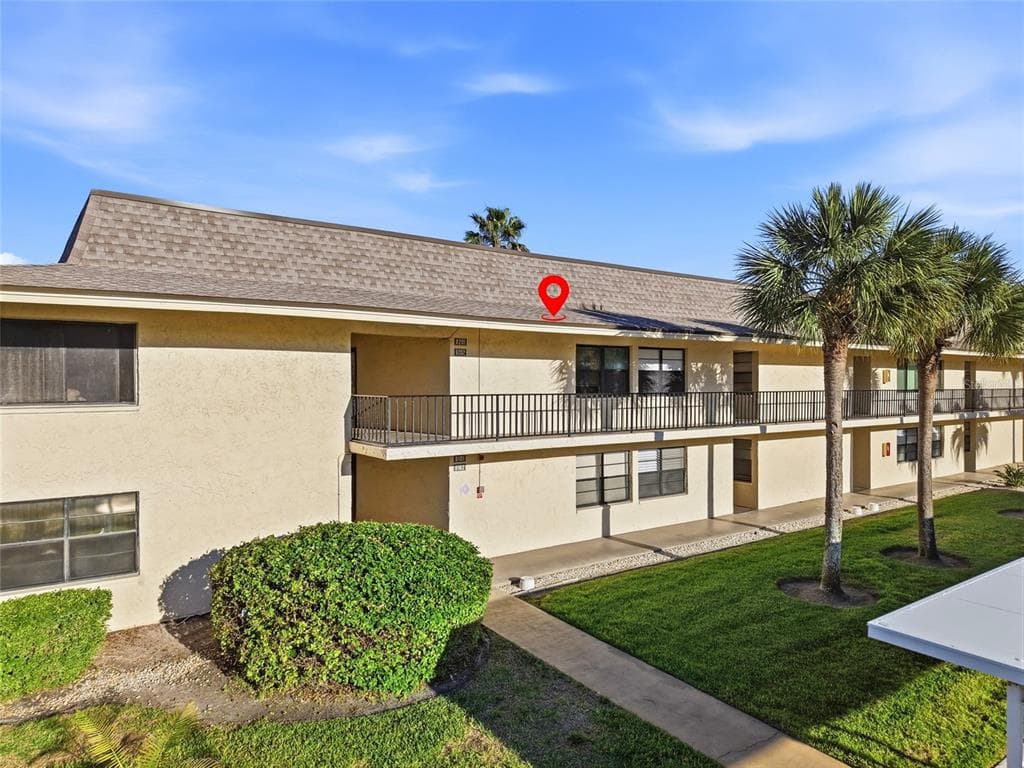 12300 VONN ROAD UNIT 8202 LARGO, FL 33774