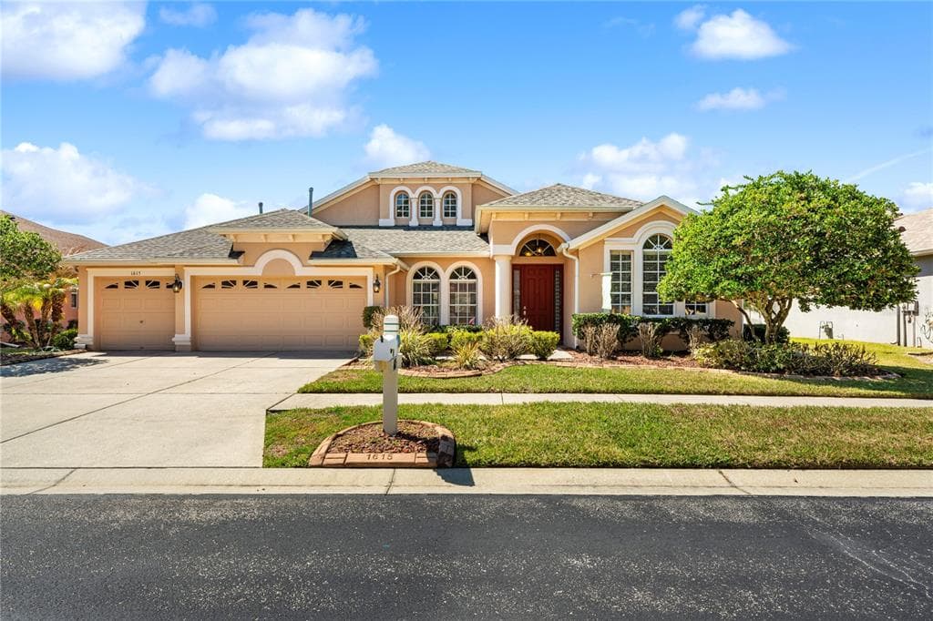 1615 BEACONSFIELD DRIVE WESLEY CHAPEL, FL 33543