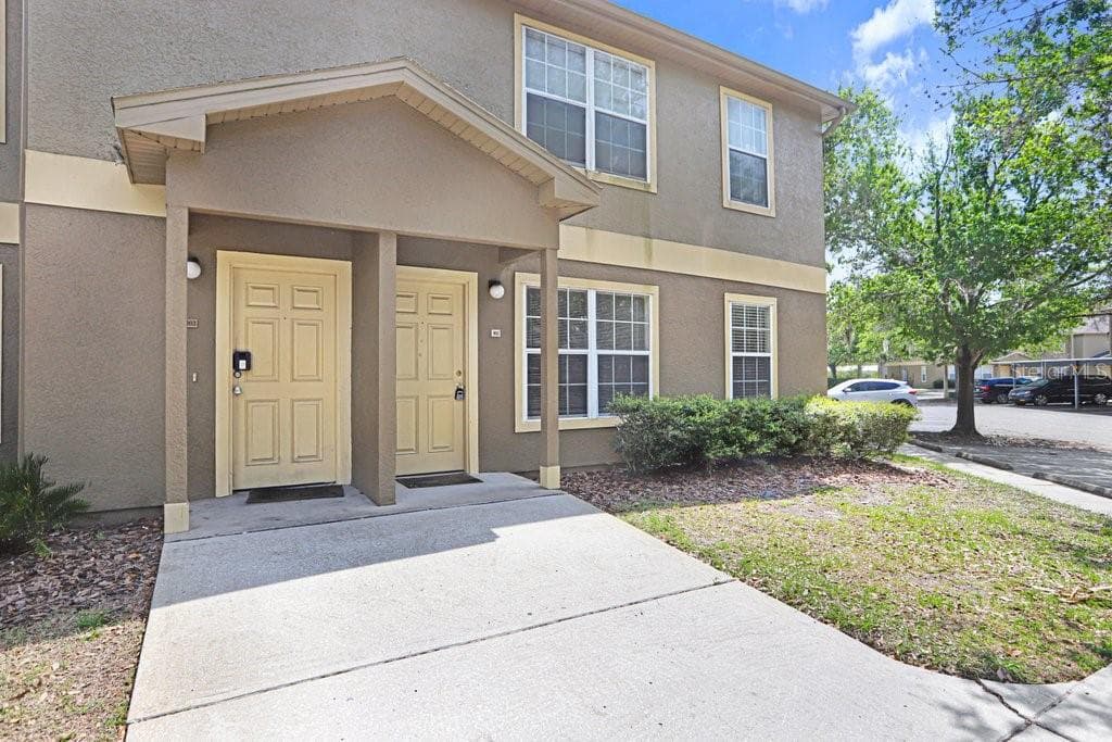 5924 BRICKLEBERRY LANE UNIT 102 ZEPHYRHILLS, FL 33541