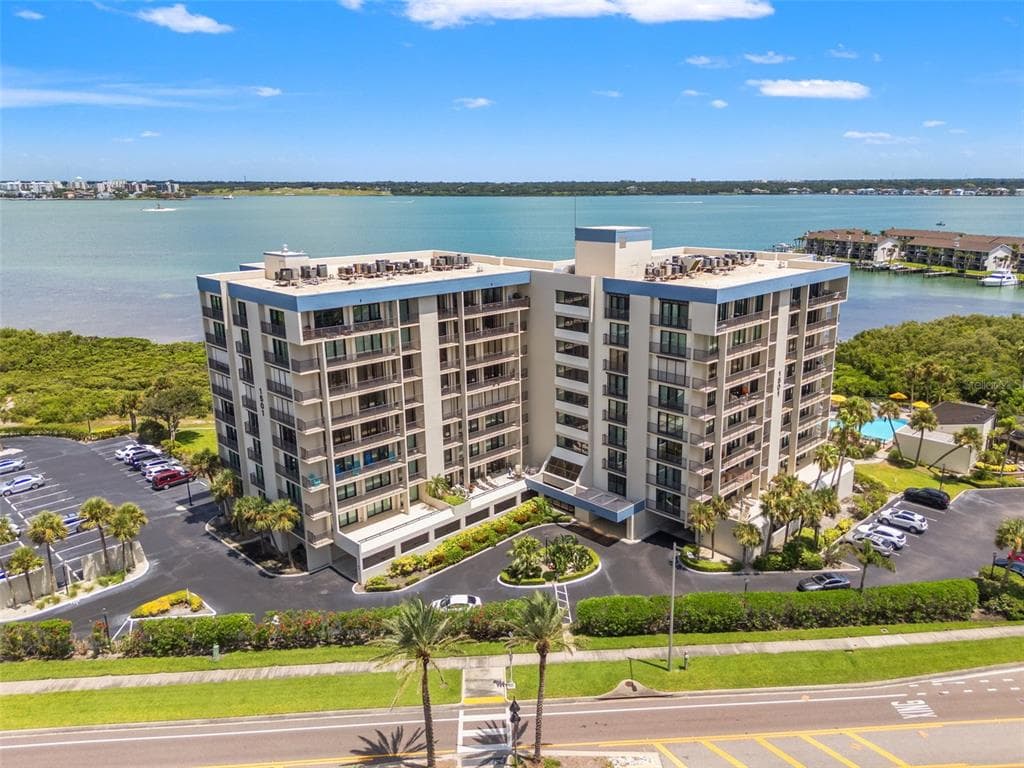 1501 GULF BOULEVARD UNIT 205 CLEARWATER BEACH, FL 33767