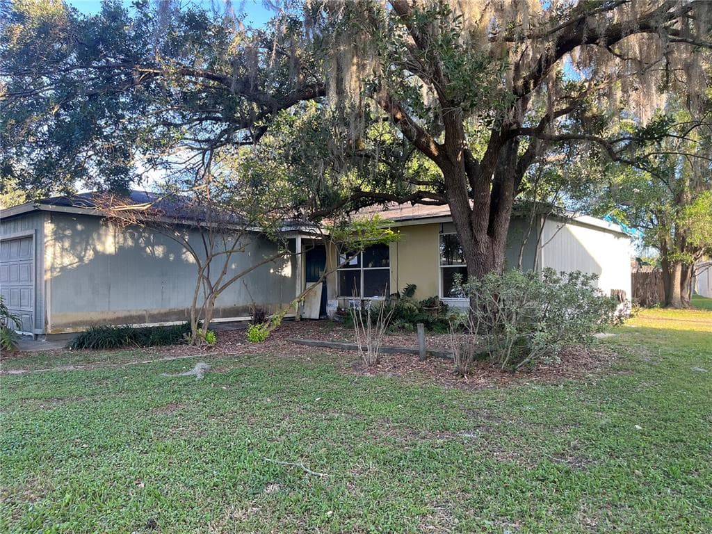 437 EAGLE DRIVE KISSIMMEE, FL 34759