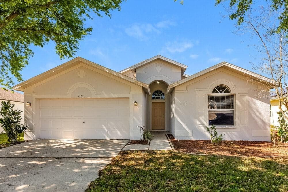 13731 OGAKOR DRIVE RIVERVIEW, FL 33579