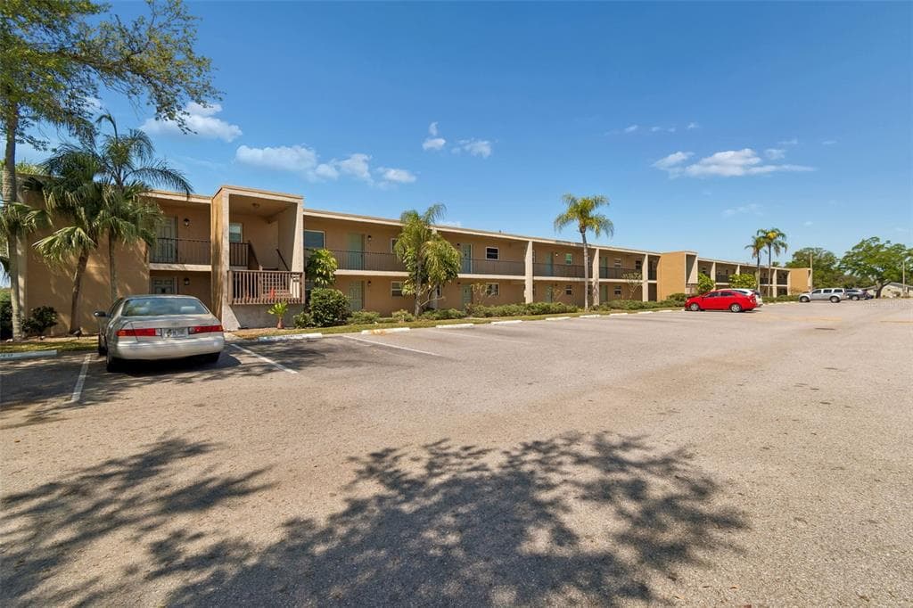 12300 PARK BOULEVARD UNIT 221 SEMINOLE, FL 33772