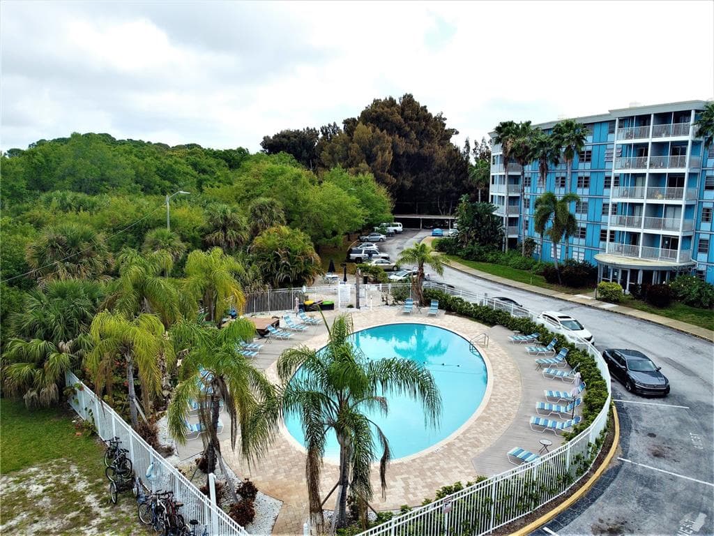 3315 58TH AVENUE S UNIT 318 ST PETERSBURG, FL 33712