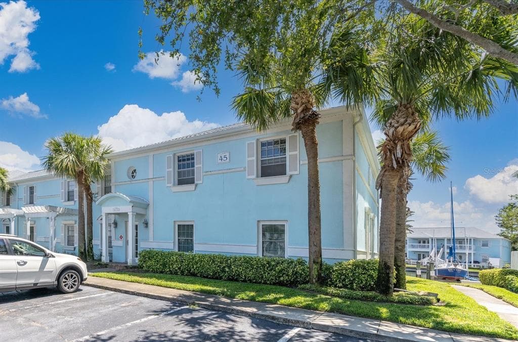 5075 STARFISH DRIVE SE UNIT B ST PETERSBURG, FL 33705