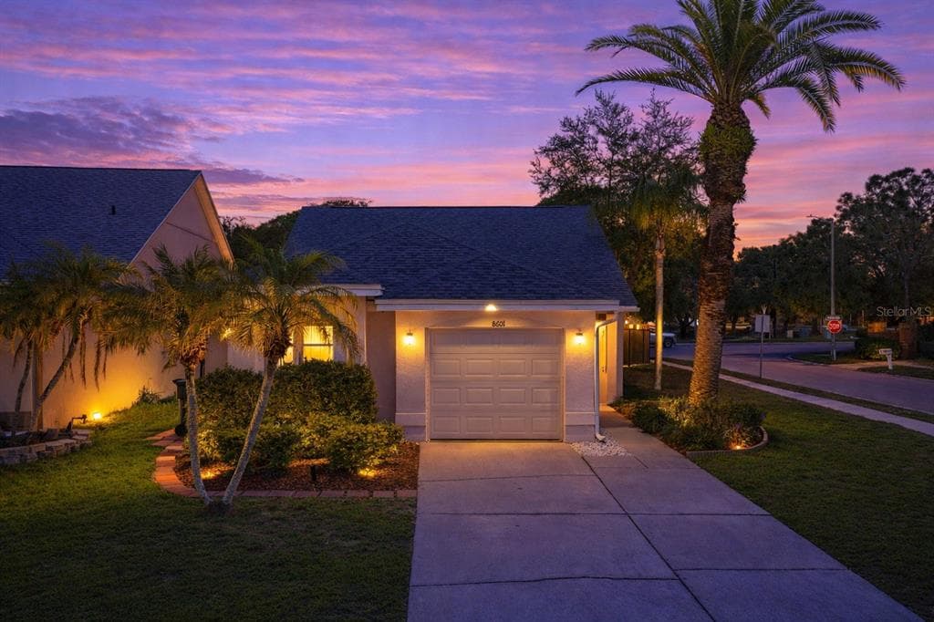 8601 COTTONWAY LANE TAMPA, FL 33635
