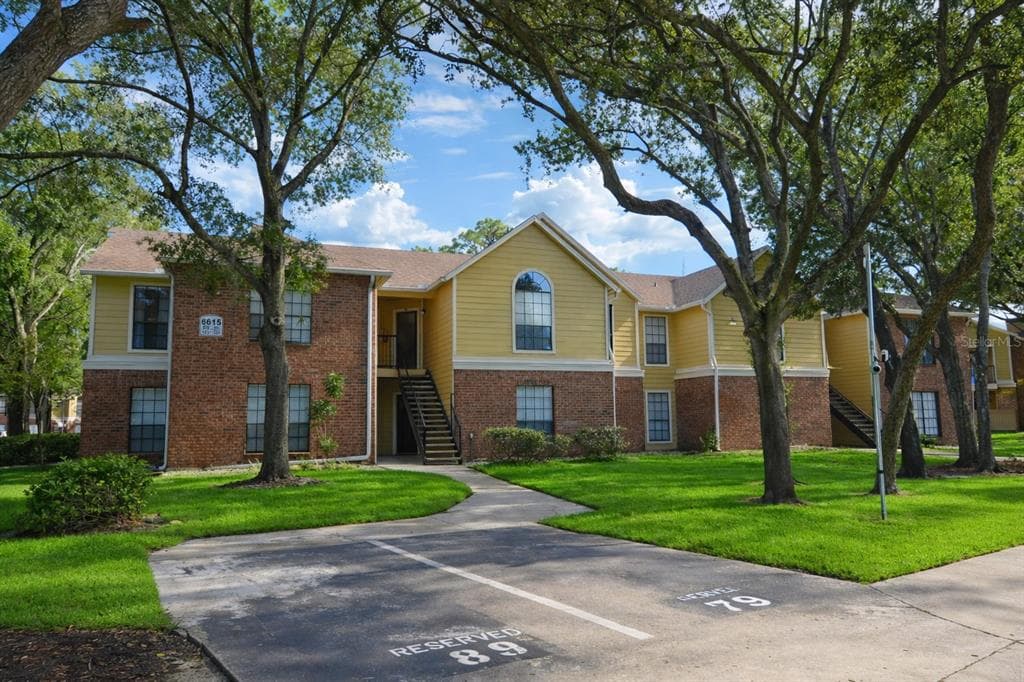 8613 MALLARD RESERVE DRIVE UNIT 202 TAMPA, FL 33614