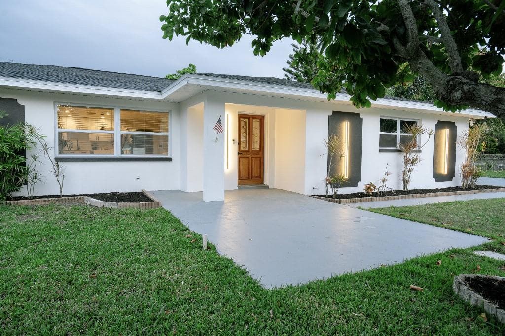 219 S CORONA AVENUE CLEARWATER, FL 33765