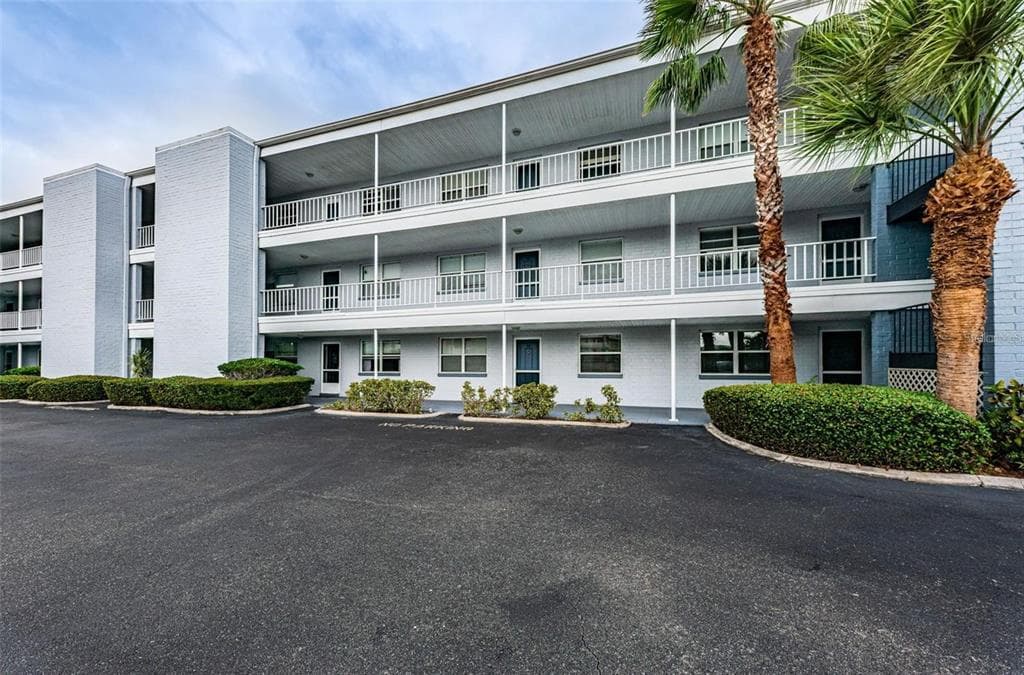 1859 SHORE DRIVE S UNIT 107