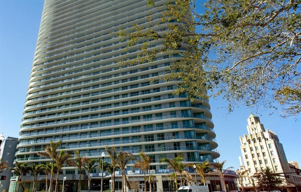 400 CENTRAL AVENUE UNIT 2001 ST PETERSBURG, FL 33701