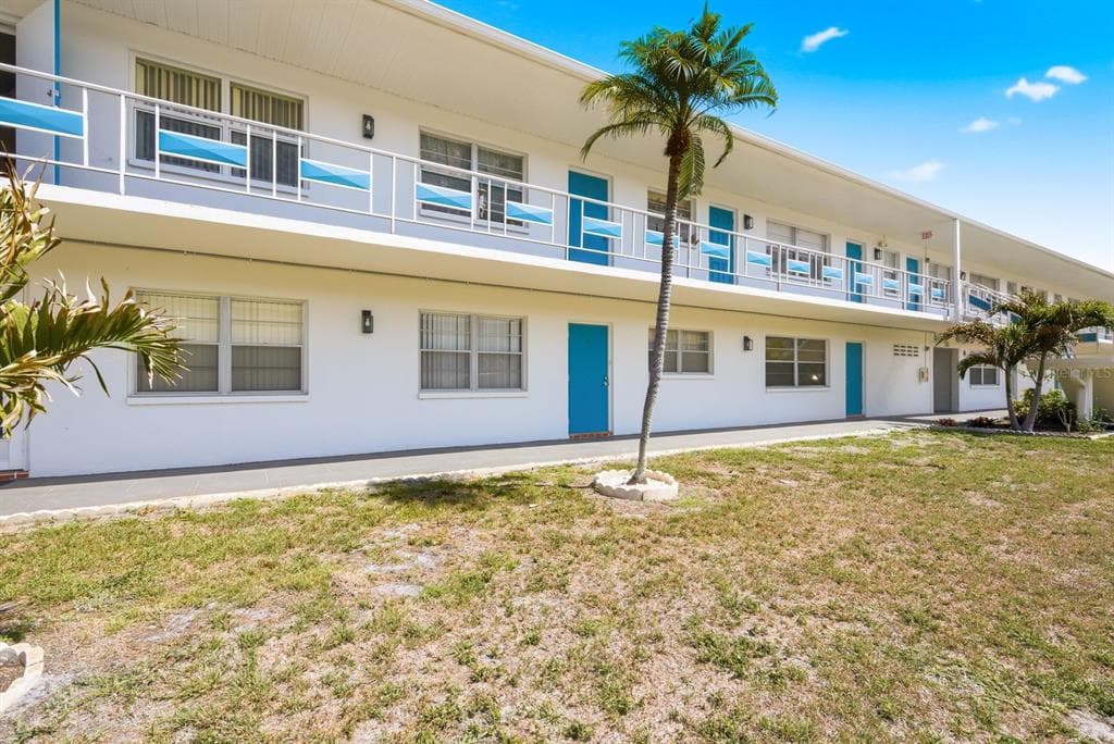 2011 58TH AVENUE N UNIT 5