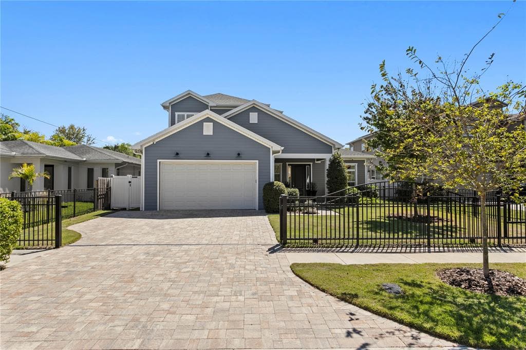 3212 W PAXTON AVENUE TAMPA, FL 33611