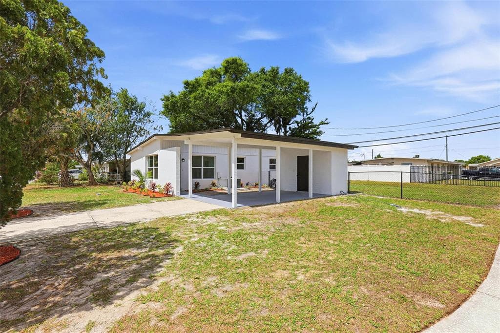 7516 ROBINDALE ROAD TAMPA, FL 33619