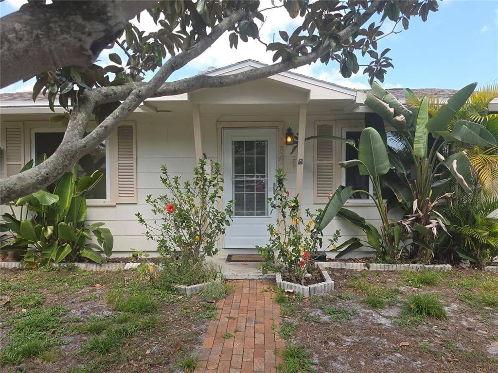 725 43RD AVENUE N ST PETERSBURG, FL 33703