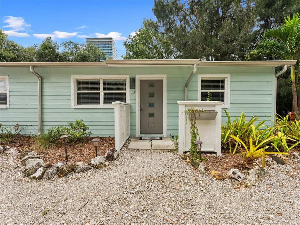 3102 W SAN JUAN STREET UNIT B TAMPA, FL 33629