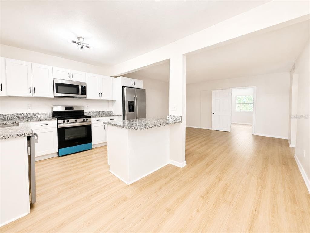 1353 LAKEVIEW ROAD CLEARWATER, FL 33756