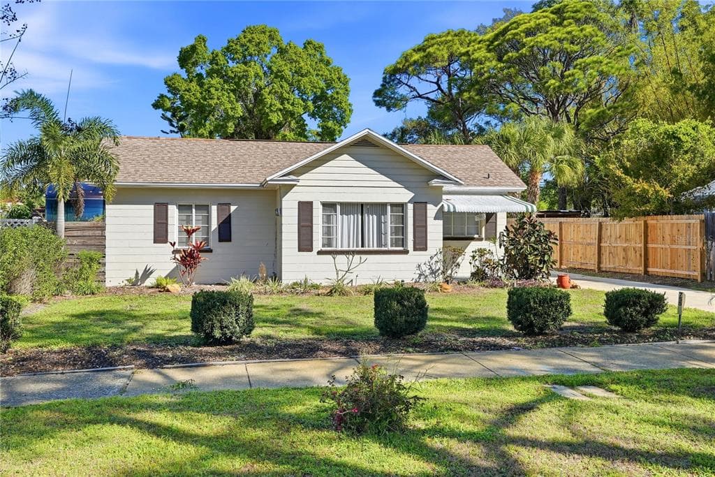 755 ALAMANDA WAY S ST PETERSBURG, FL 33705