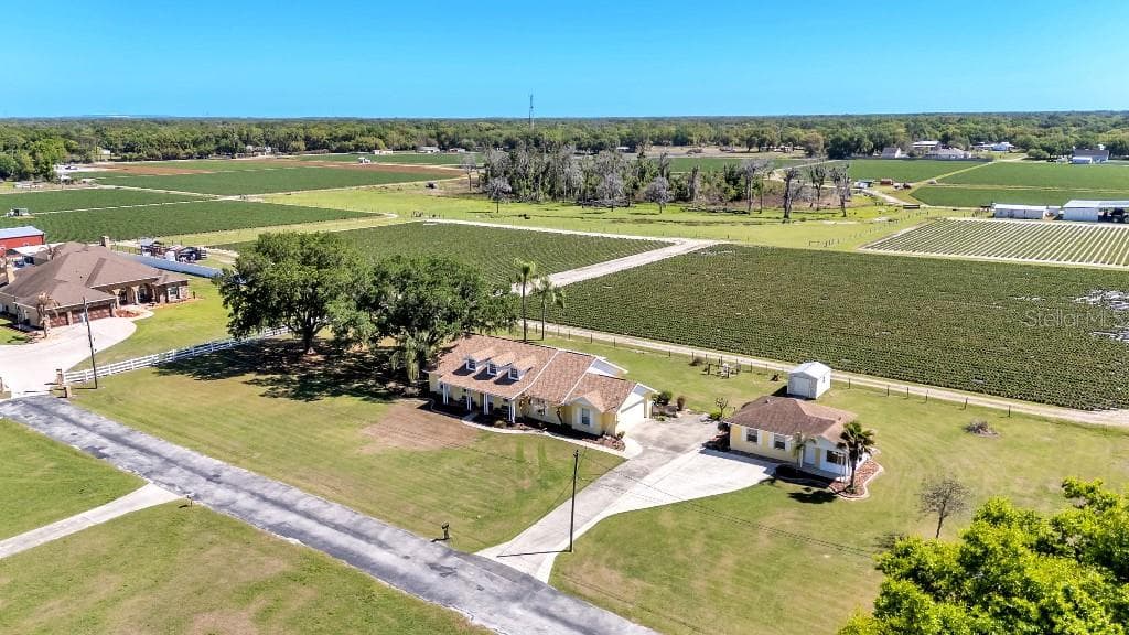 2910 APPLING WOODS PLACE PLANT CITY, FL 33565