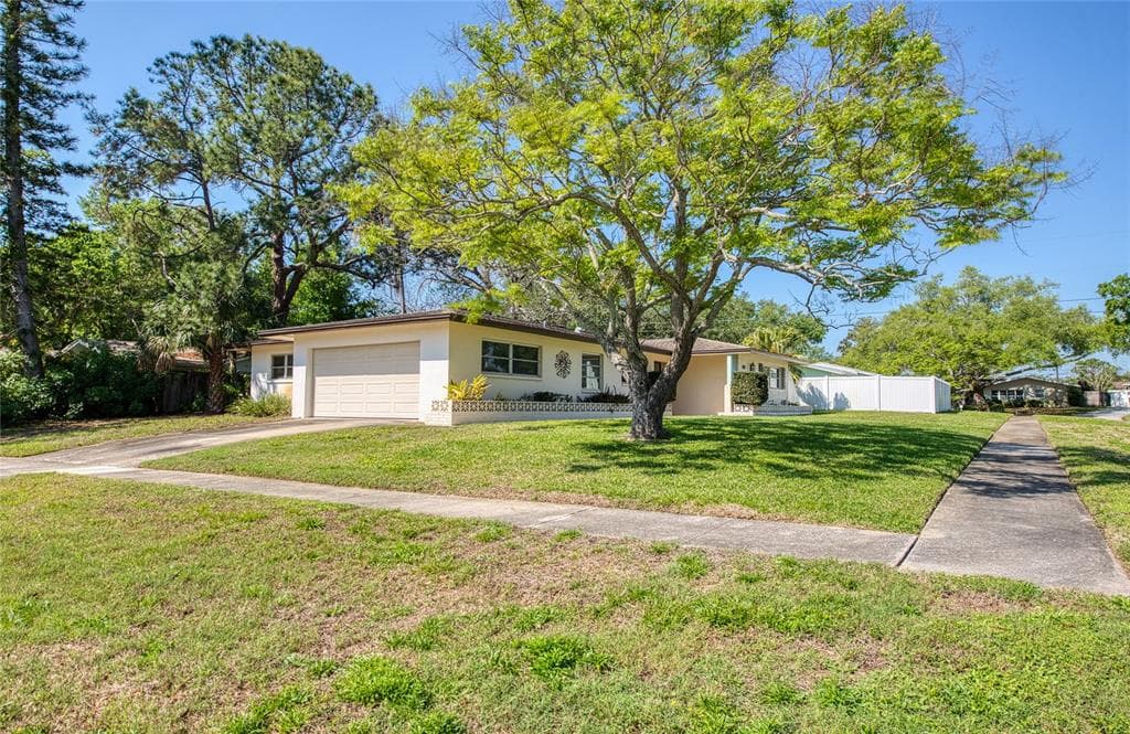 1631 CHATEAU DRIVE CLEARWATER, FL 33756
