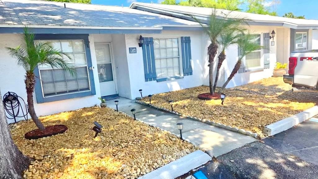 7249 PARKSIDE VILLAS DRIVE N ST PETERSBURG, FL 33709