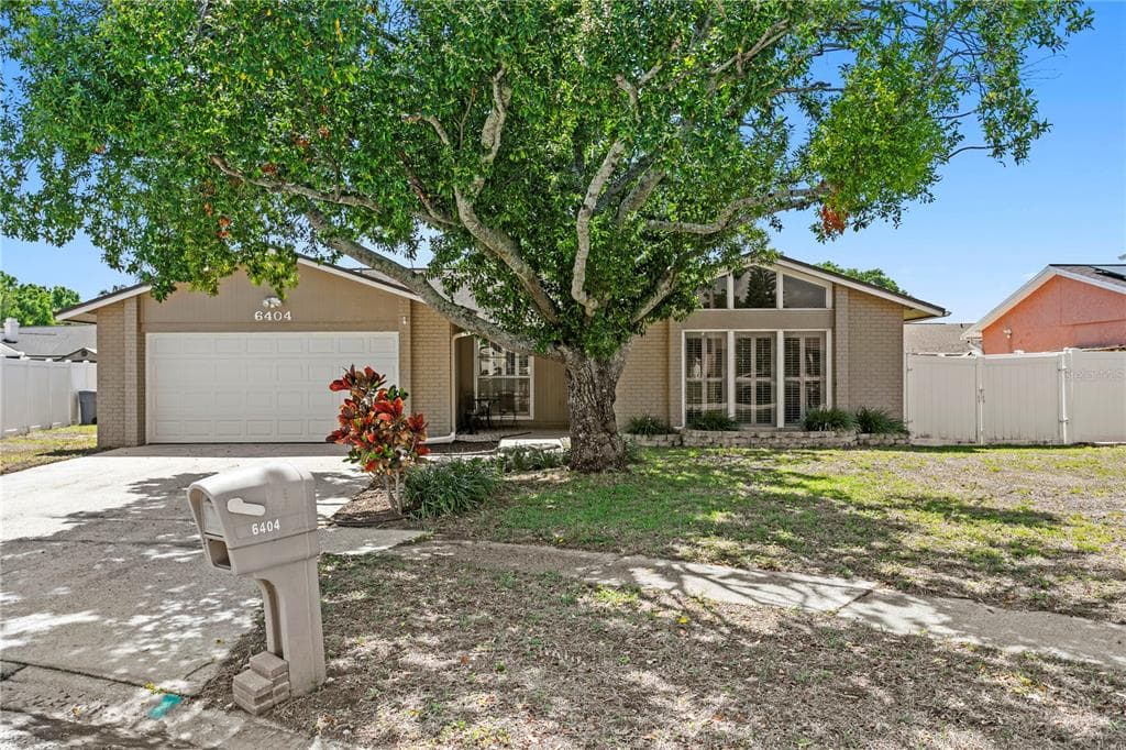6404 HEATHER MOOR COURT TAMPA, FL 33634