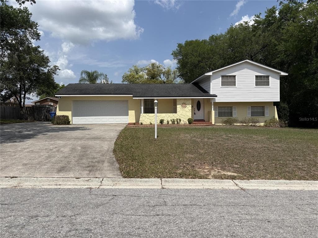 1008 LADY GUINEVERE DRIVE VALRICO, FL 33594