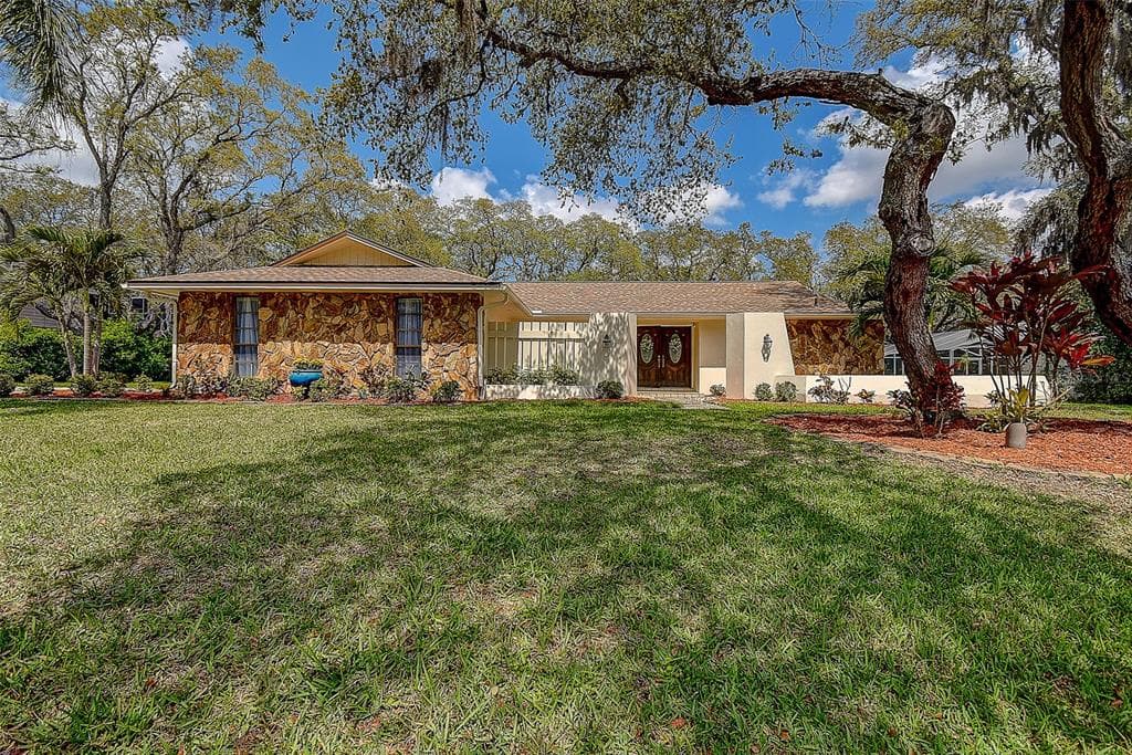 2840 PHEASANT RUN CLEARWATER, FL 33759
