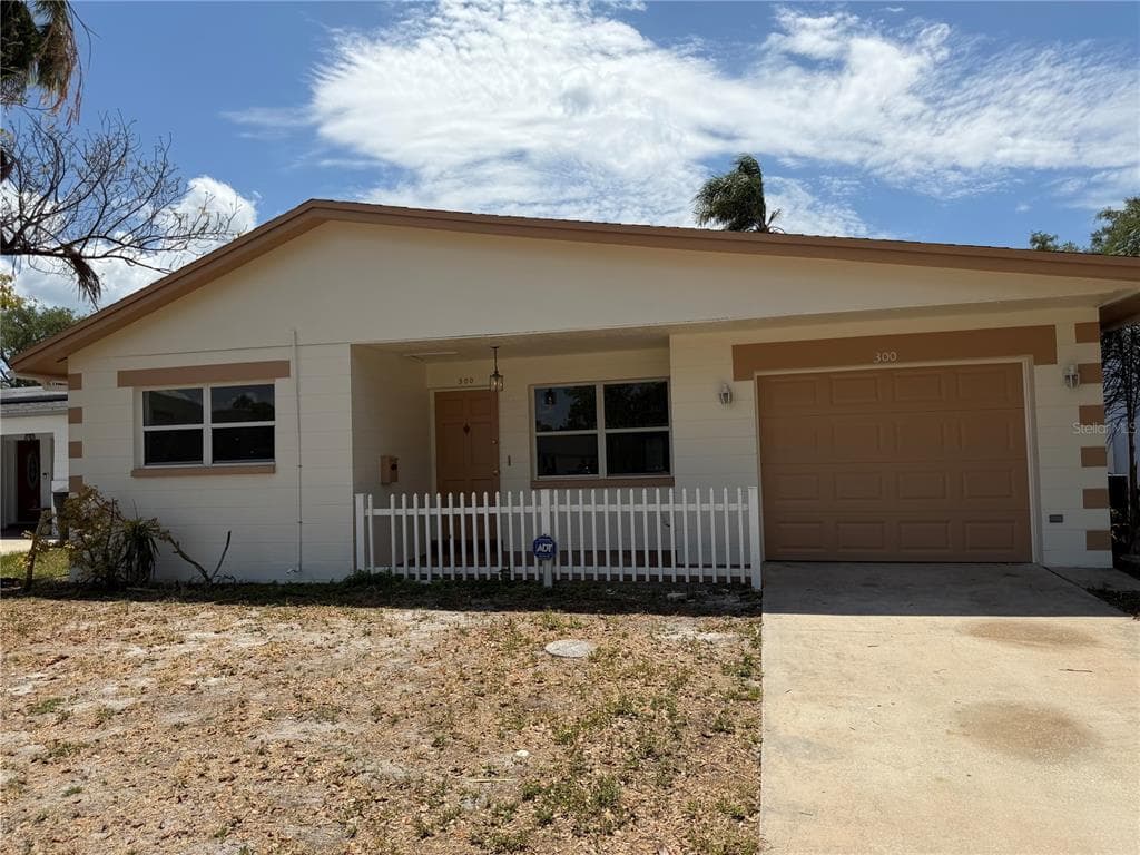 300 94TH AVENUE N ST PETERSBURG, FL 33702