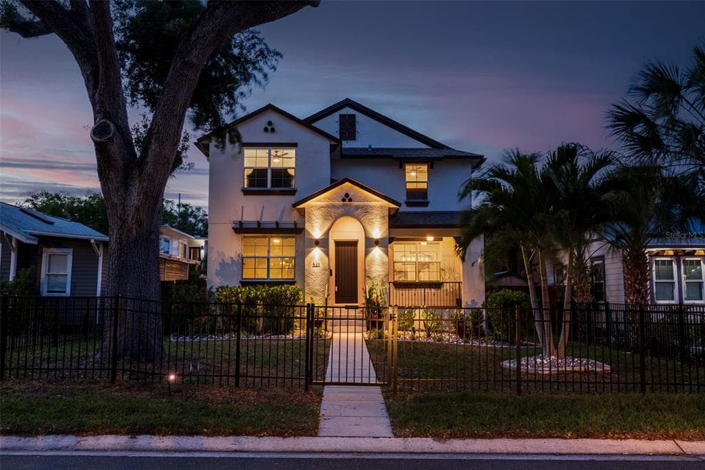 521 12TH AVENUE S ST PETERSBURG, FL 33701
